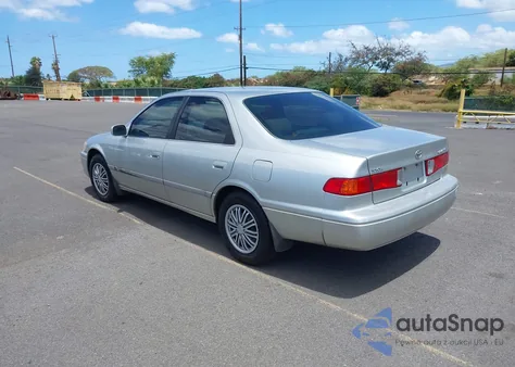 2000 Toyota Camry Ce/Le/Xle from USA, damaged, VIN JT2BG22K4Y0450429